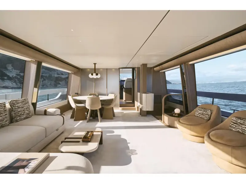 Slide: The Image of Azimut FLY 82 2026 - 8