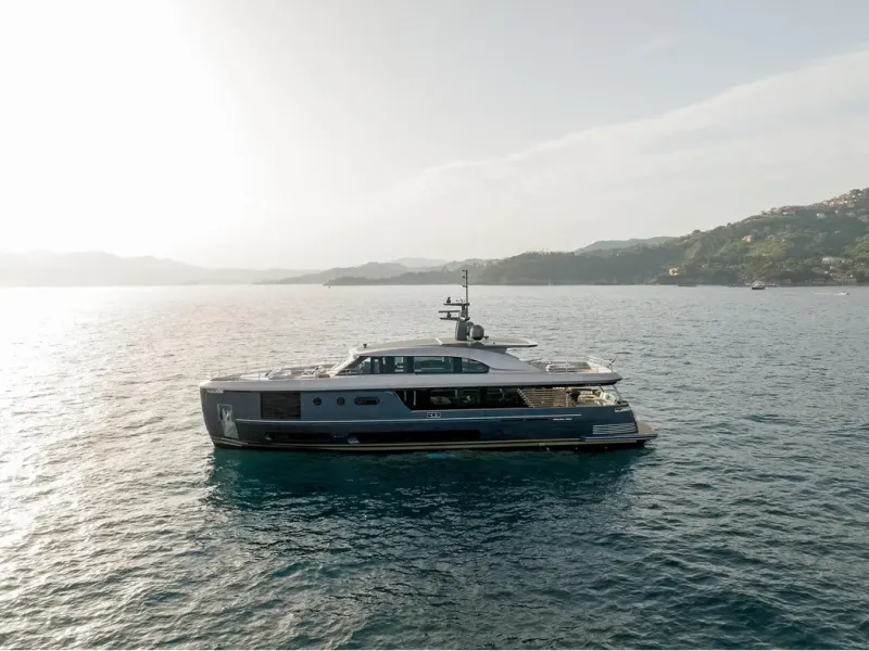 Slide: The Image of Azimut MAGELLANO 30M 2026 - 2