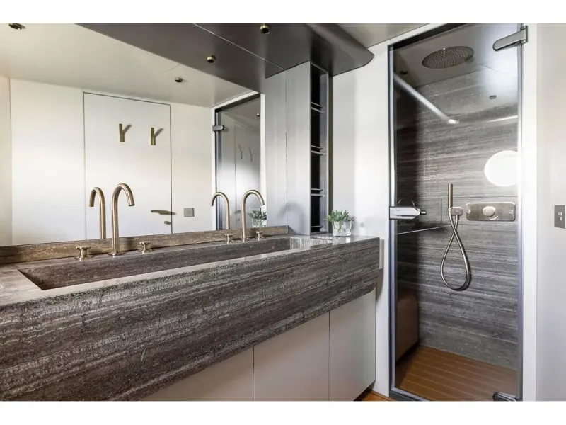 Slide: The Image of Azimut MAGELLANO 30M 2026 - 20