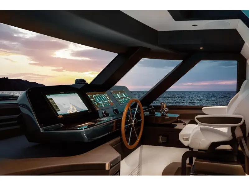 Slide: The Image of Azimut MAGELLANO 25M 2026 - 10