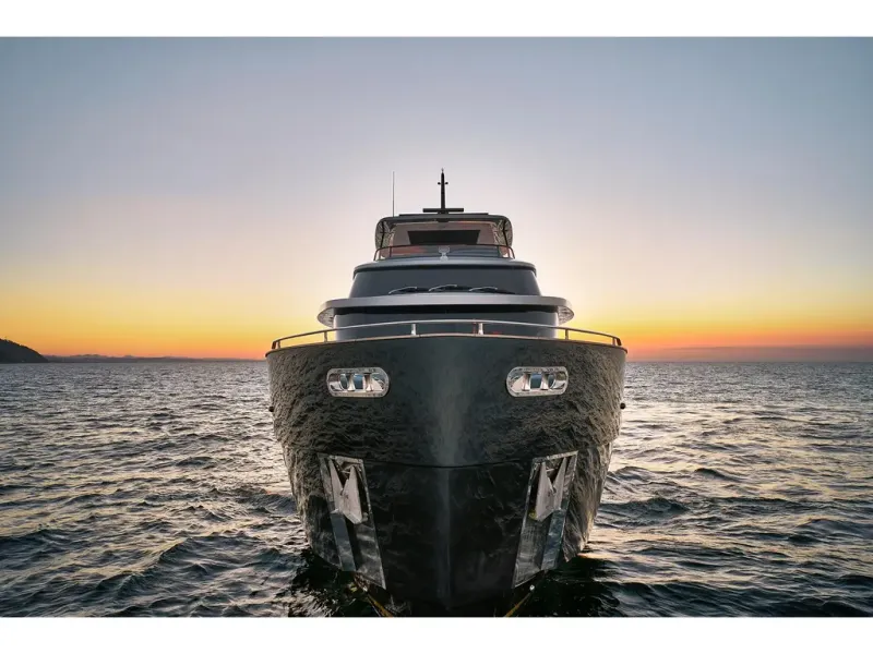 Slide: The Image of Azimut MAGELLANO 25M 2026 - 2