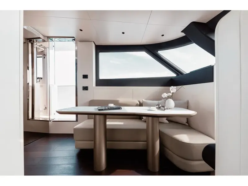 Slide: The Image of Azimut MAGELLANO 25M 2026 - 28