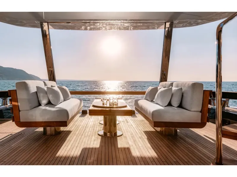 Slide: The Image of Azimut MAGELLANO 25M 2026 - 33