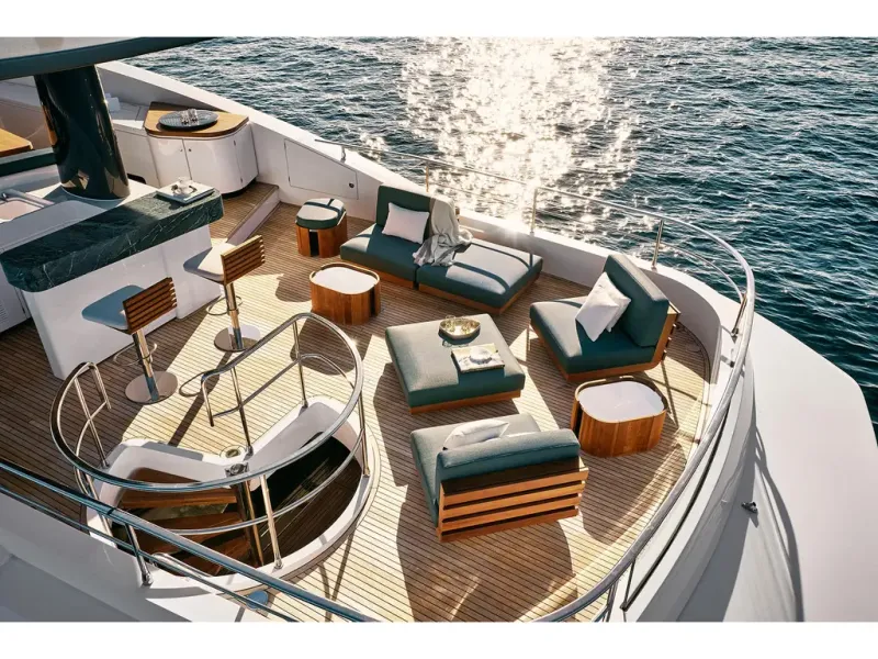 Slide: The Image of Azimut MAGELLANO 25M 2026 - 37