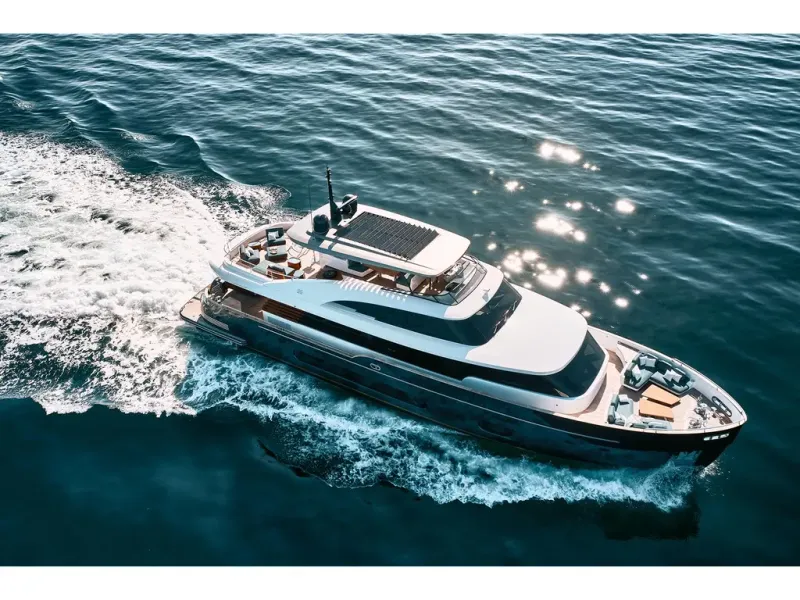 Slide: The Image of Azimut MAGELLANO 25M 2026 - 5