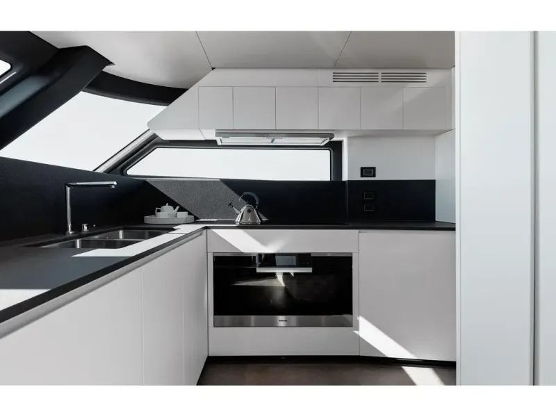 Slide: The Image of Azimut MAGELLANO 25M 2026 - 8