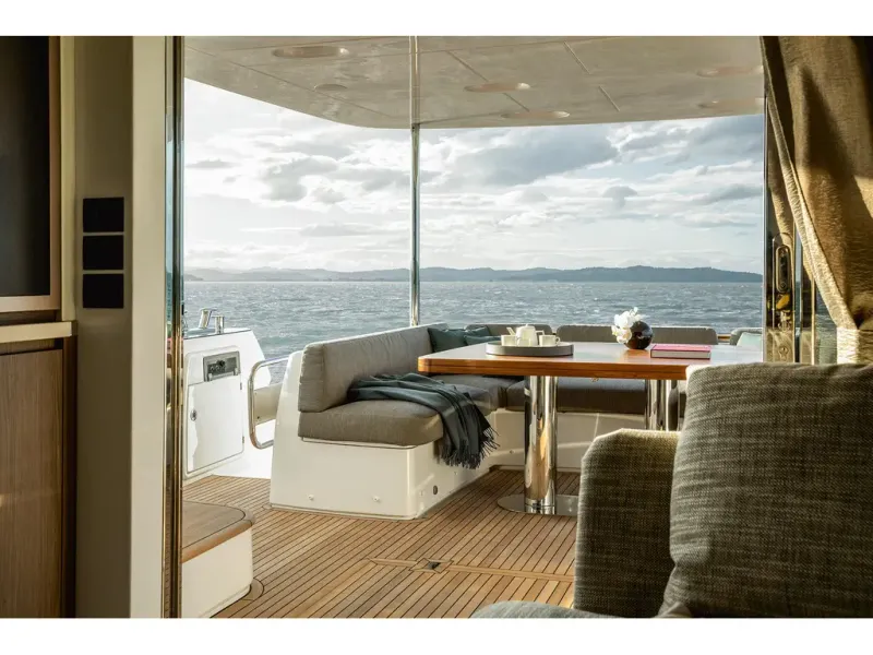 Slide: The Image of Azimut MAGELLANO 66 2026 - 10