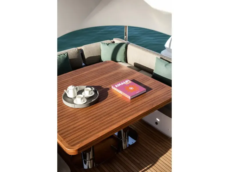 Slide: The Image of Azimut MAGELLANO 66 2026 - 12