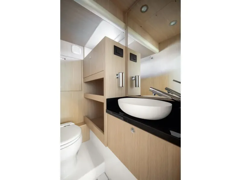 Slide: The Image of Azimut MAGELLANO 66 2026 - 15