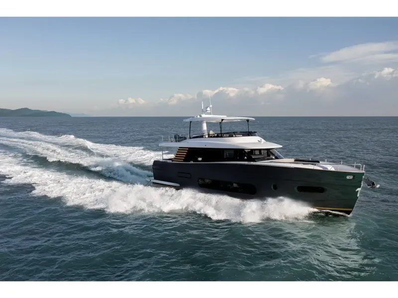 Slide: The Image of Azimut MAGELLANO 66 2026 - 2