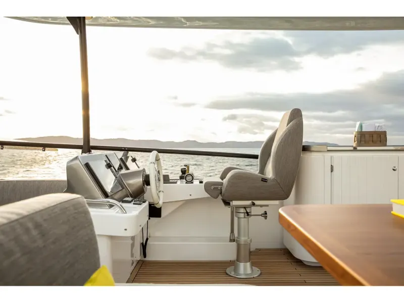 Slide: The Image of Azimut MAGELLANO 66 2026 - 25