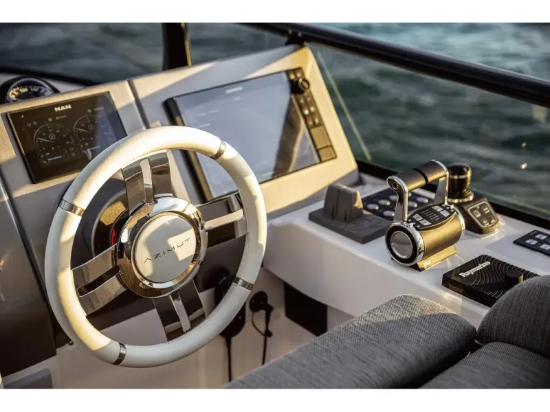 Slide: The Image of Azimut MAGELLANO 66 2026 - 27