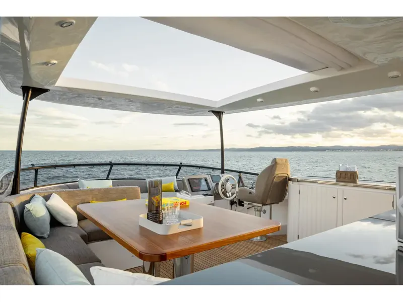 Slide: The Image of Azimut MAGELLANO 66 2026 - 29