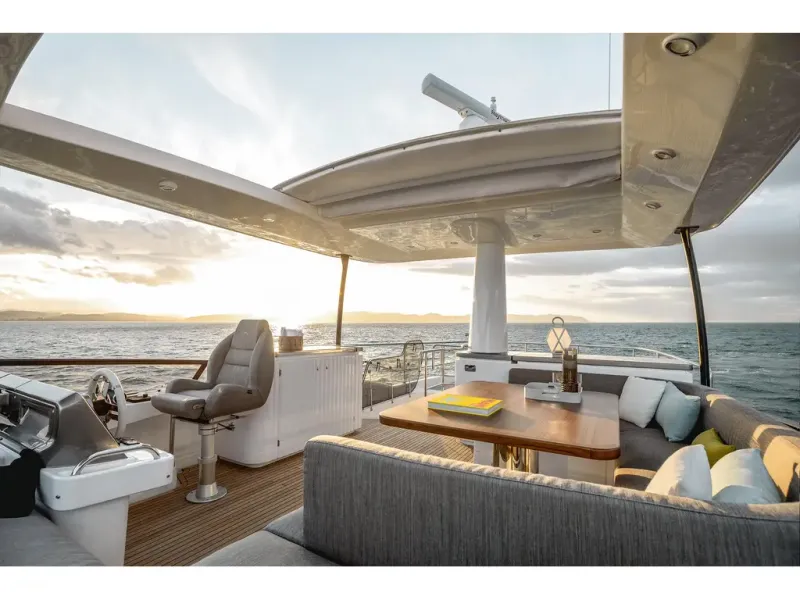 Slide: The Image of Azimut MAGELLANO 66 2026 - 31