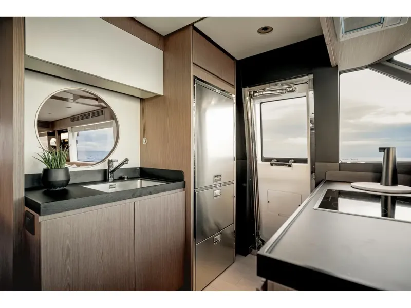 Slide: The Image of Azimut MAGELLANO 66 2026 - 37