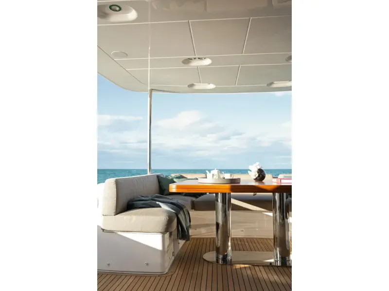 Slide: The Image of Azimut MAGELLANO 66 2026 - 9