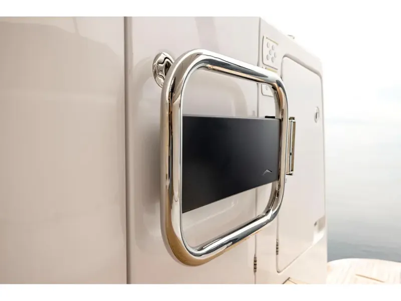 Slide: The Image of Azimut MAGELLANO 60 2026 - 24