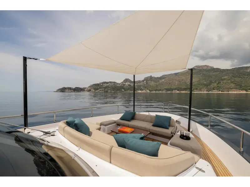 Slide: The Image of Azimut MAGELLANO 60 2026 - 37