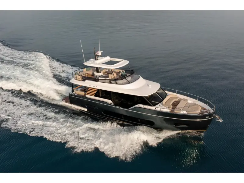 Slide: The Image of Azimut MAGELLANO 60 2026 - 5