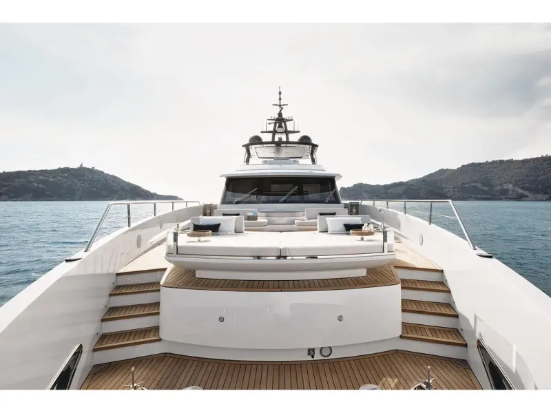 Slide: The Image of Azimut GRANDE TRIDECK 2026 - 22