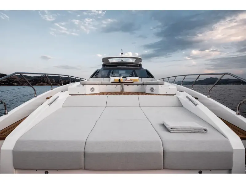 Slide: The Image of Azimut GRANDE 27M 2026 - 10