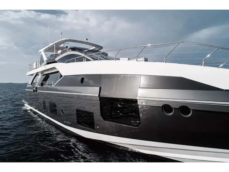 Slide: The Image of Azimut GRANDE 27M 2026 - 2