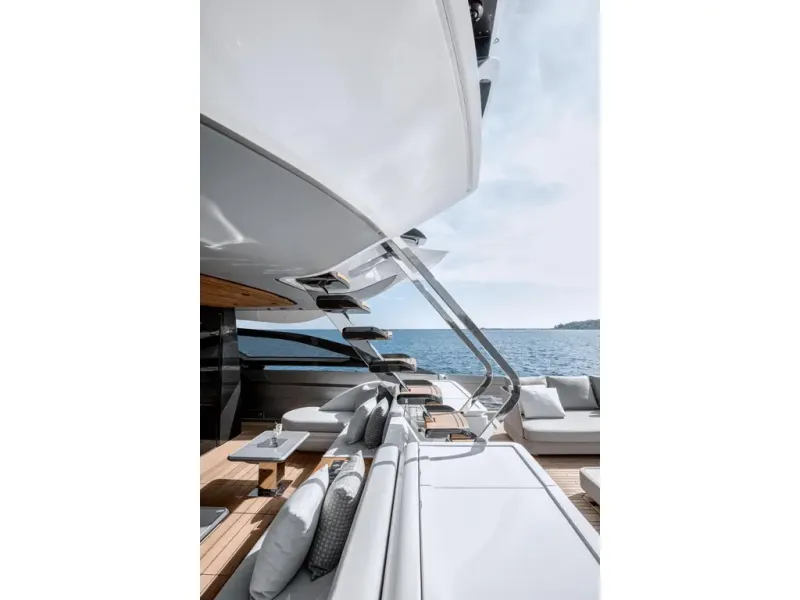 Slide: The Image of Azimut S10 2026 - 19