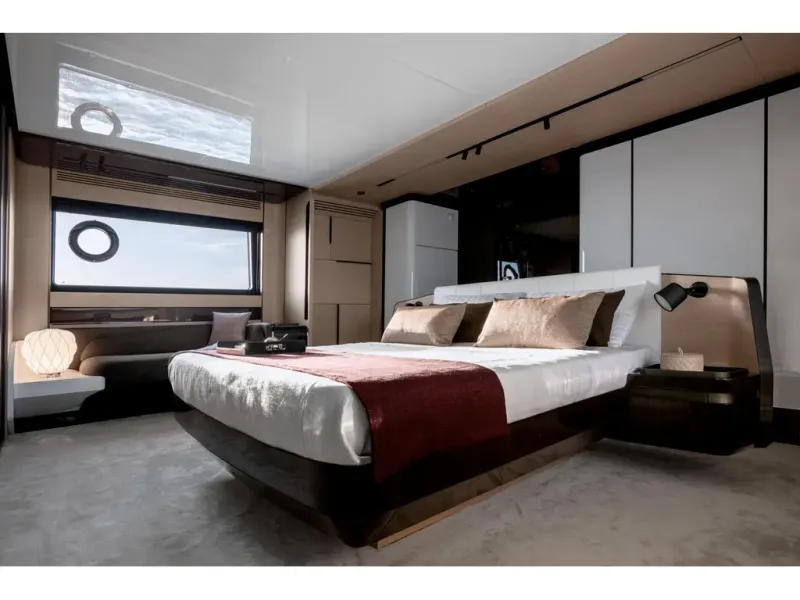 Slide: The Image of Azimut S10 2026 - 24