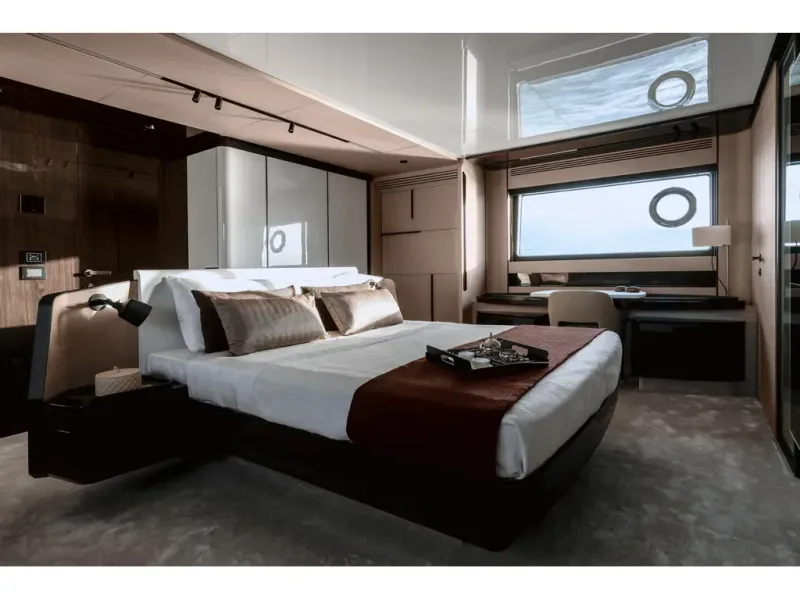 Slide: The Image of Azimut S10 2026 - 25