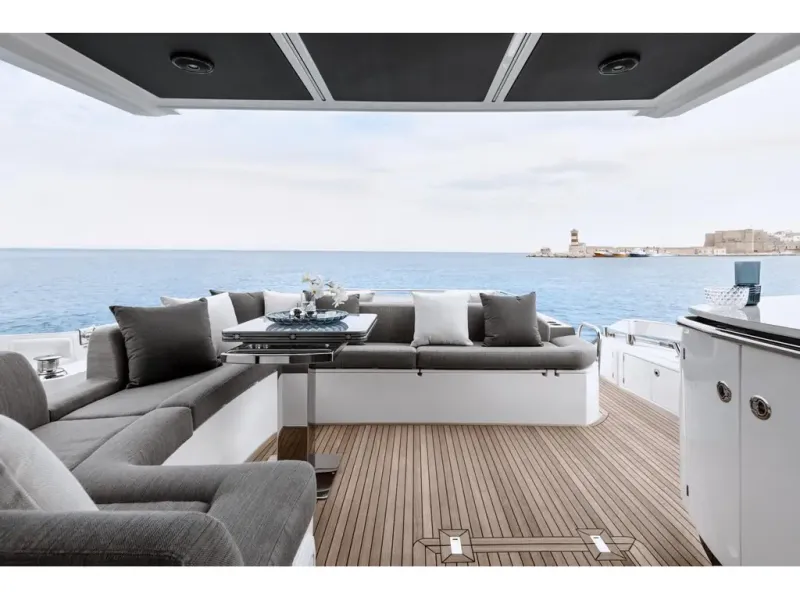 Slide: The Image of Azimut S6 2026 - 10