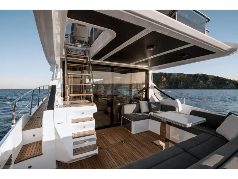 Slide: The Image of Azimut S6 2026 - 13