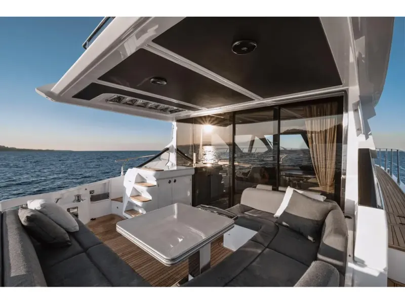 Slide: The Image of Azimut S6 2026 - 14