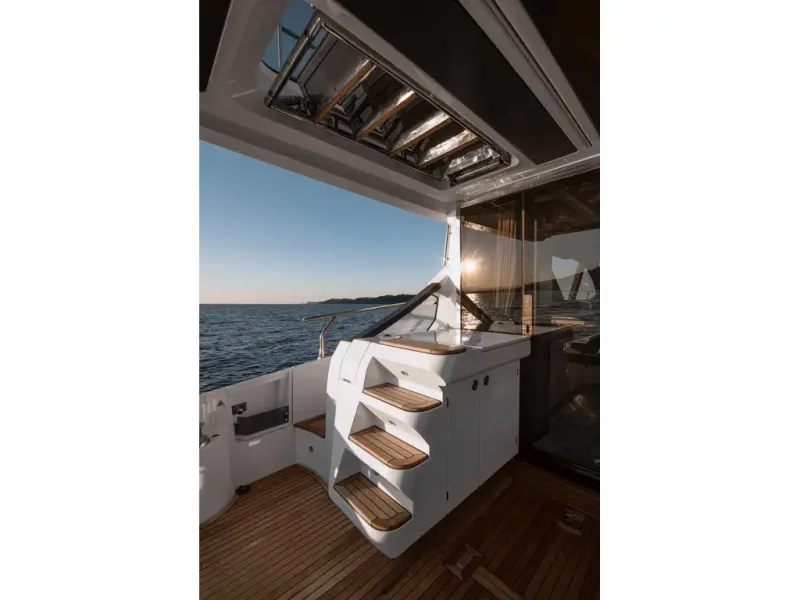 Slide: The Image of Azimut S6 2026 - 16