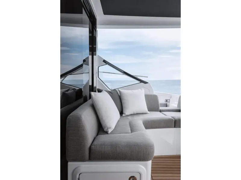 Slide: The Image of Azimut S6 2026 - 18