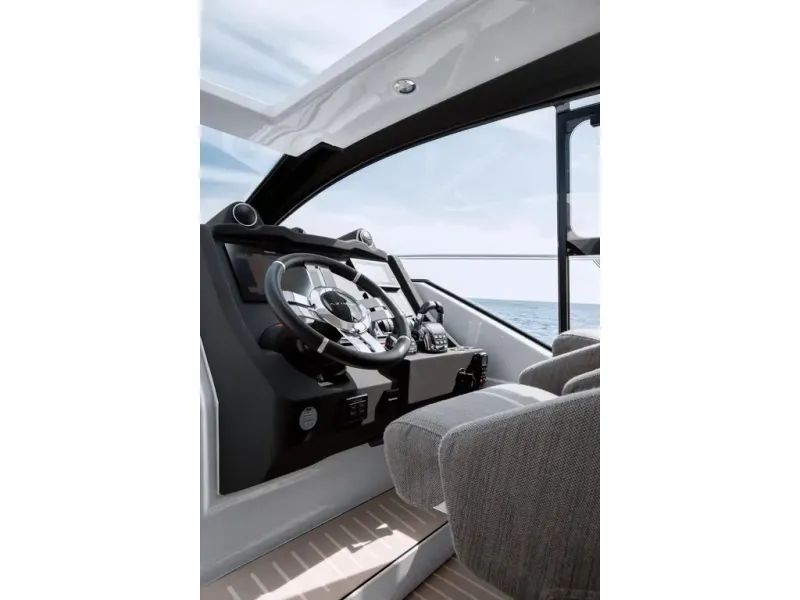 Slide: The Image of Azimut ATLANTIS 51 2026 - 13