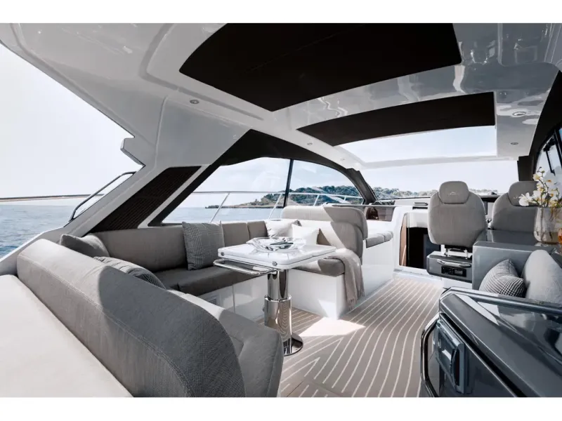 Slide: The Image of Azimut ATLANTIS 51 2026 - 14