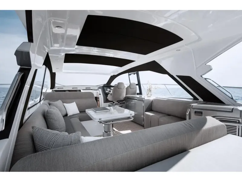 Slide: The Image of Azimut ATLANTIS 51 2026 - 16