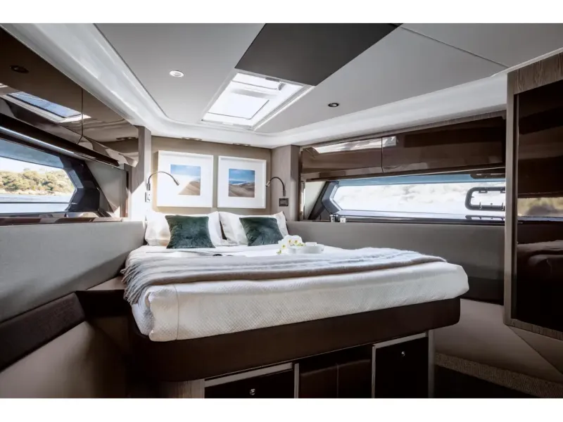 Slide: The Image of Azimut ATLANTIS 51 2026 - 23