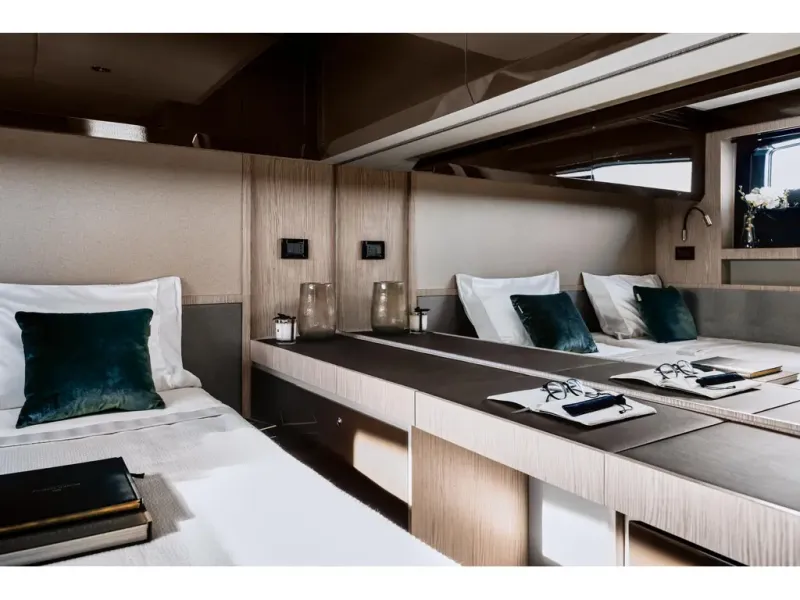 Slide: The Image of Azimut ATLANTIS 51 2026 - 30