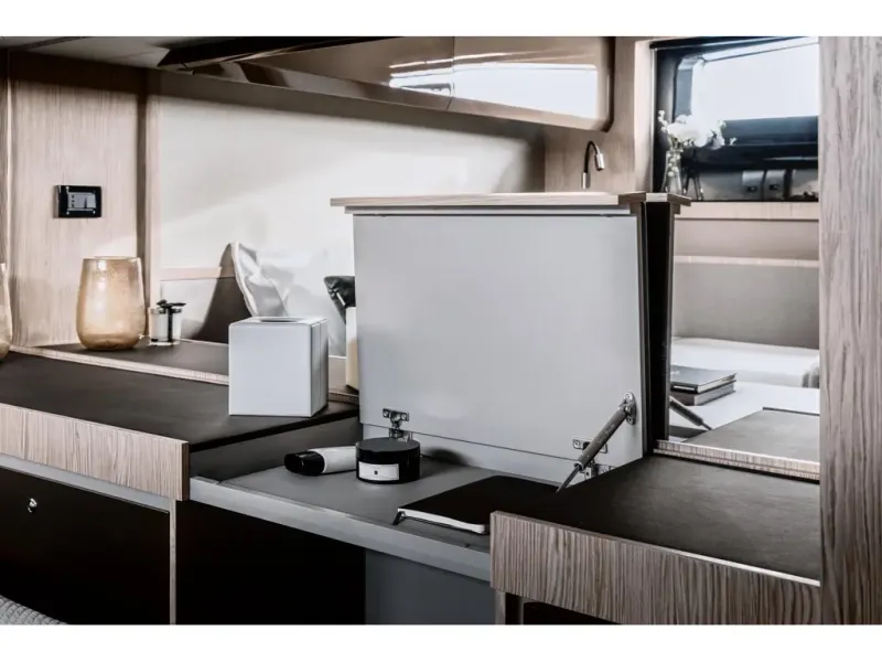 Slide: The Image of Azimut ATLANTIS 51 2026 - 31