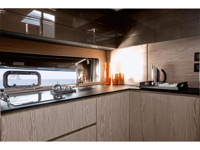 Slide: The Image of Azimut ATLANTIS 45 2026 - 13