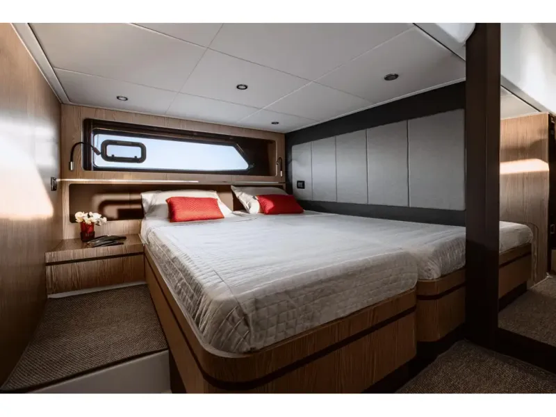 Slide: The Image of Azimut ATLANTIS 45 2026 - 14