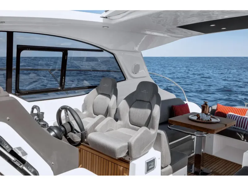 Slide: The Image of Azimut ATLANTIS 45 2026 - 18