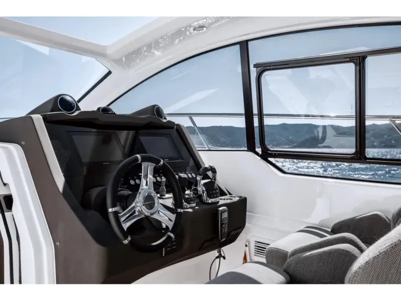 Slide: The Image of Azimut ATLANTIS 45 2026 - 19