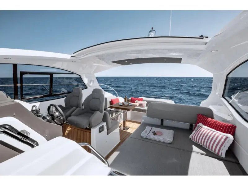 Slide: The Image of Azimut ATLANTIS 45 2026 - 23