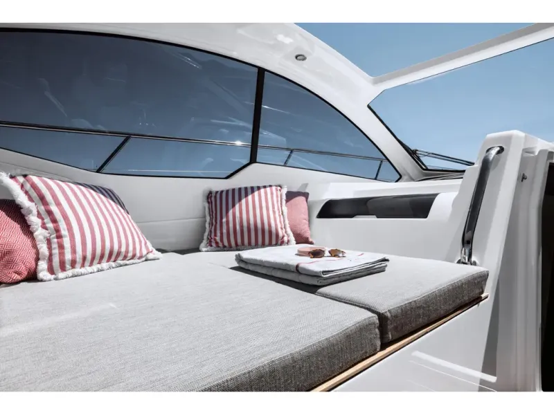 Slide: The Image of Azimut ATLANTIS 45 2026 - 27