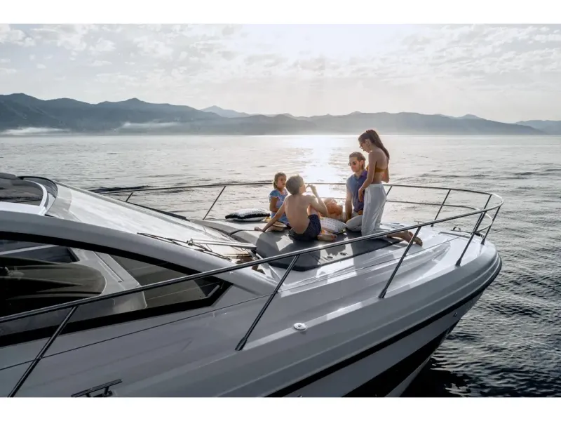 Slide: The Image of Azimut ATLANTIS 45 2026 - 4