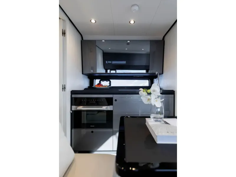 Slide: The Image of Azimut Verve 48 2026 - 16