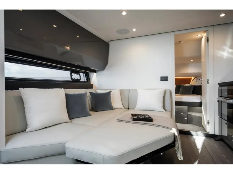 Slide: The Image of Azimut Verve 48 2026 - 18