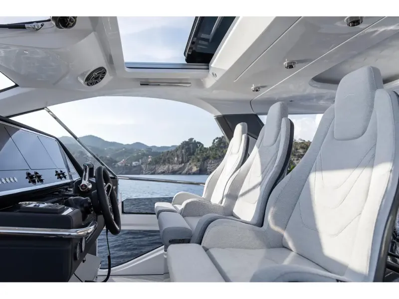Slide: The Image of Azimut Verve 48 2026 - 27